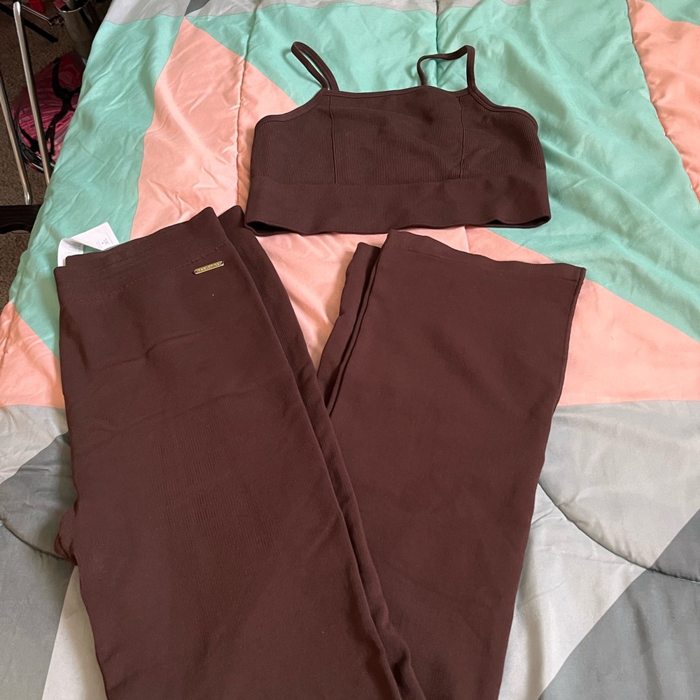 2 piece fabletics outfit. Split hem tights with bra